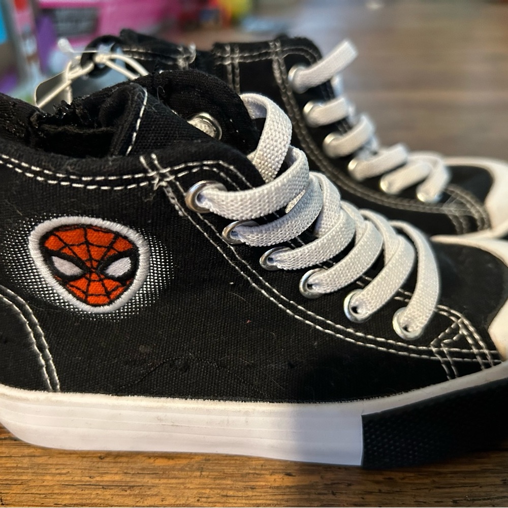 Disney Marvel Spider-Man High-Top Sneakers for Kids, size 9